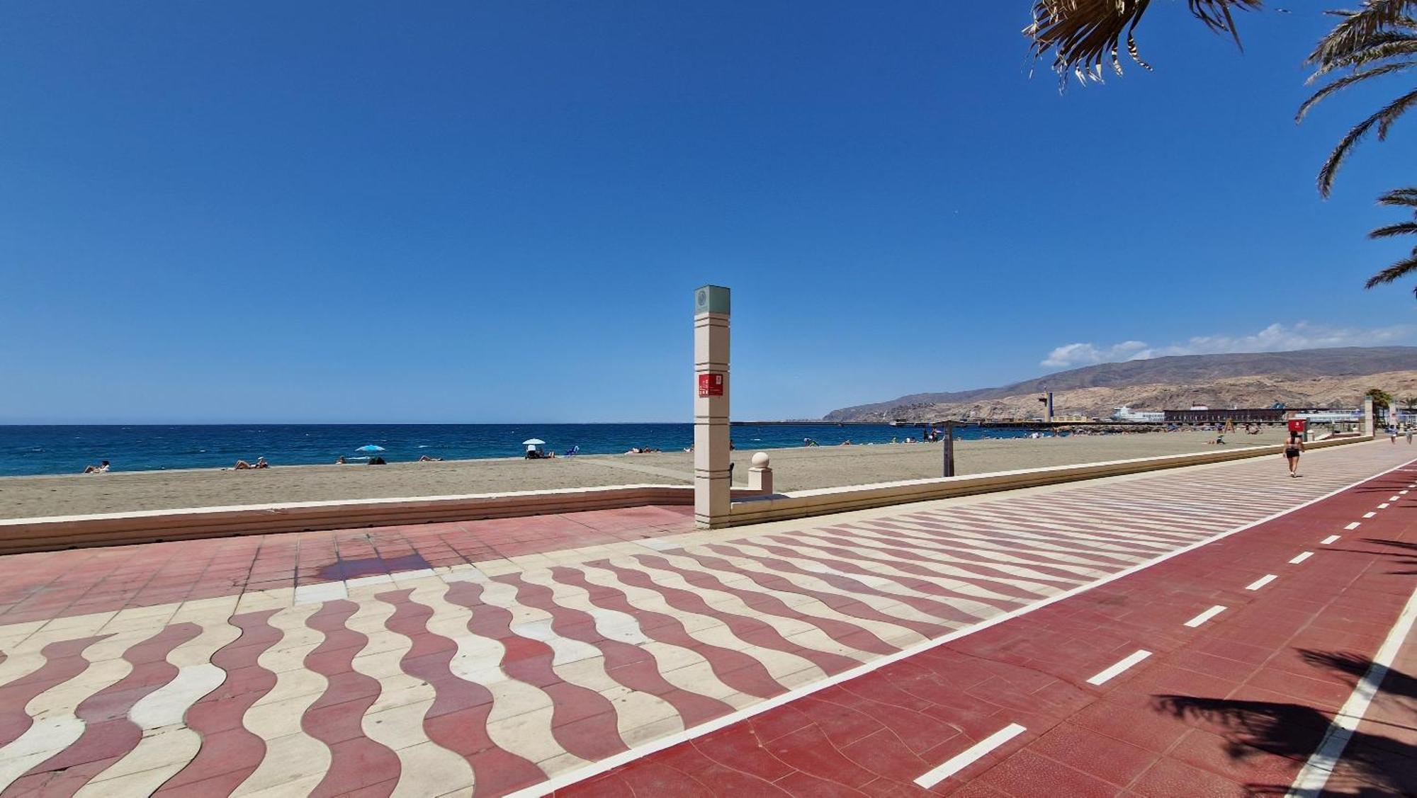 Sal Y Mar Apartment - Playa De Almeria - Centro De Almería Extérieur photo